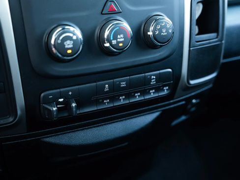Used 2018 RAM 3500 SLT w/ Snow Chief Group AWD/4WD image 26