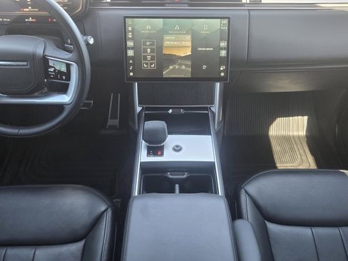 Used 2025 Land Rover Range Rover Long Wheelbase SE AWD/4WD image 10