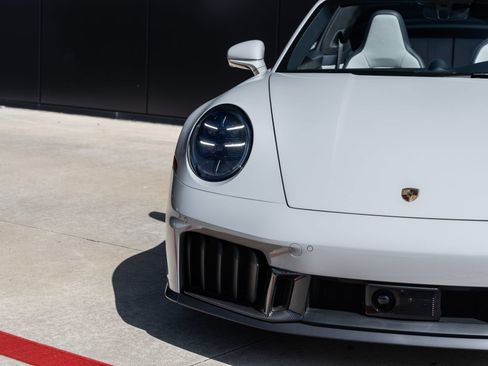 Certified 2025 Porsche 911 Targa 4 GTS AWD/4WD image 24