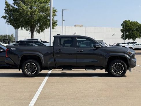 Certified 2025 Toyota Tacoma TRD Sport w/ TRD Sport Upgrade Package AWD/4WD image 3