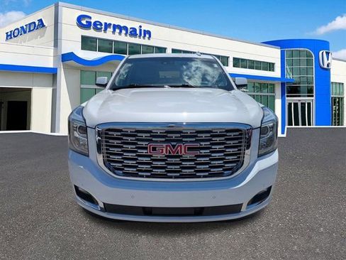 Used 2020 GMC Yukon XL Denali w/ Denali Premium Package AWD/4WD image 9