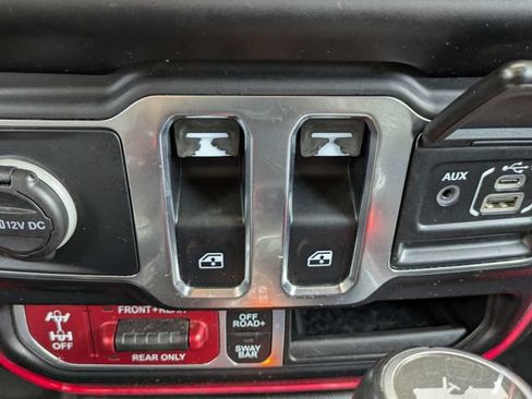 Used 2021 Jeep Wrangler Rubicon AWD/4WD image 28