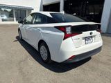 Used 2020 Toyota Prius L Eco w/ Carpet Mat Package image 3