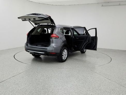 Used 2017 Nissan Rogue SL image 11