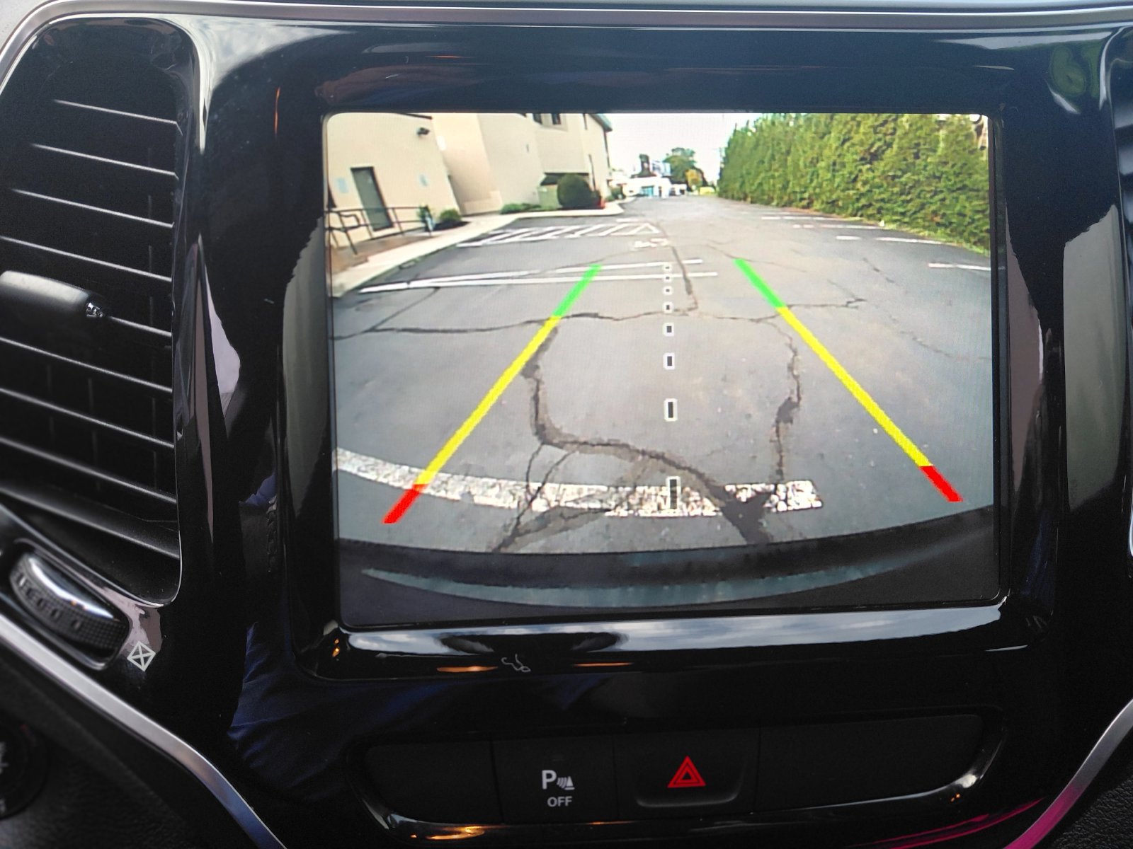 Used 2019 Jeep Cherokee High Altitude AWD/4WD image 10