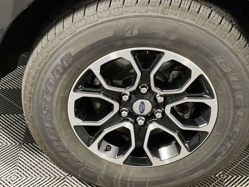 Used 2024 Ford Expedition Max XLT image 11