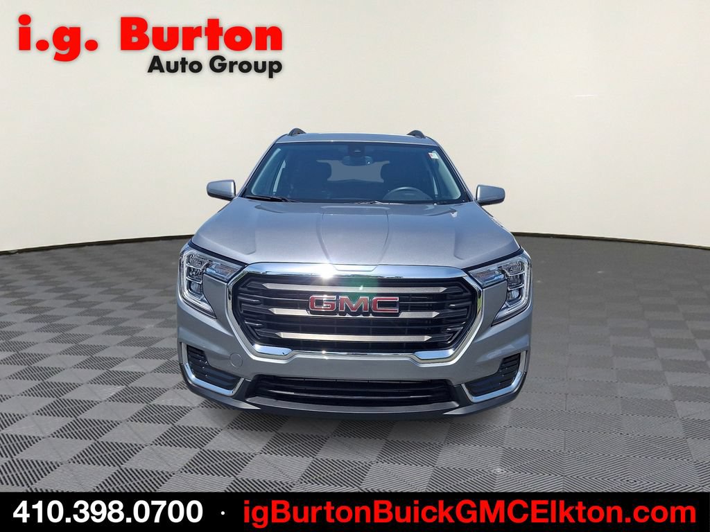 Certified 2023 GMC Terrain SLE w/ Driver Convenience Package FWD image 2