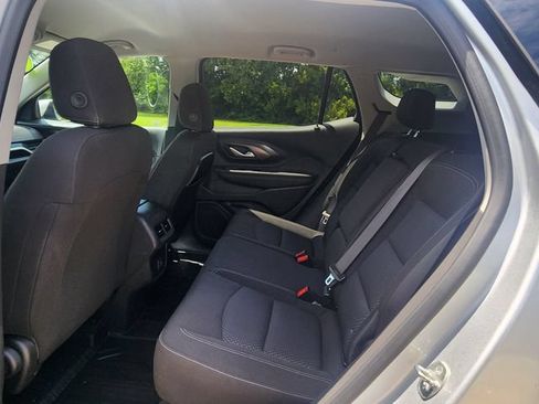 Used 2022 GMC Terrain SLE w/ LPO, Floor Liner Package FWD image 17