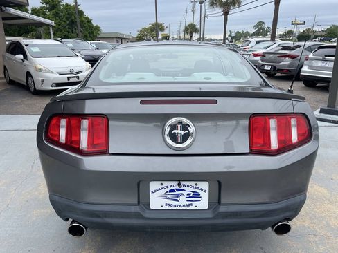 Used 2010 Ford Mustang Coupe RWD image 5