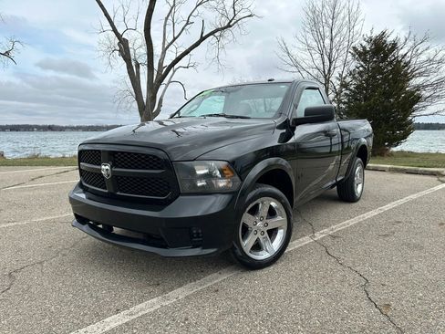 Used 2014 RAM 1500 Express AWD/4WD image 2