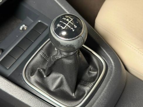 Used 2012 Volkswagen Jetta SE FWD image 31