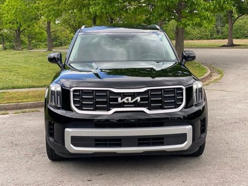 Used 2025 Kia Telluride S FWD image 2