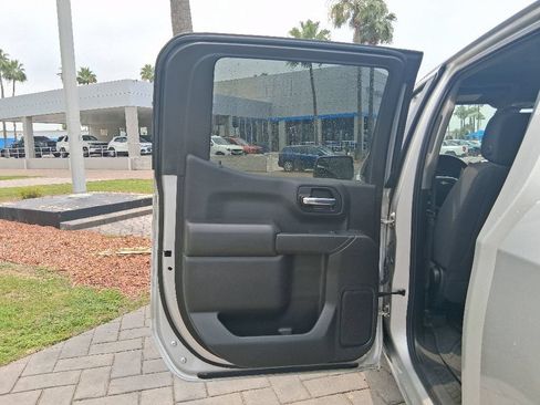 Used 2022 Chevrolet Silverado 1500 Custom w/ Safety Confidence Package RWD image 15