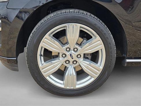 Used 2022 Ford Expedition Platinum image 25
