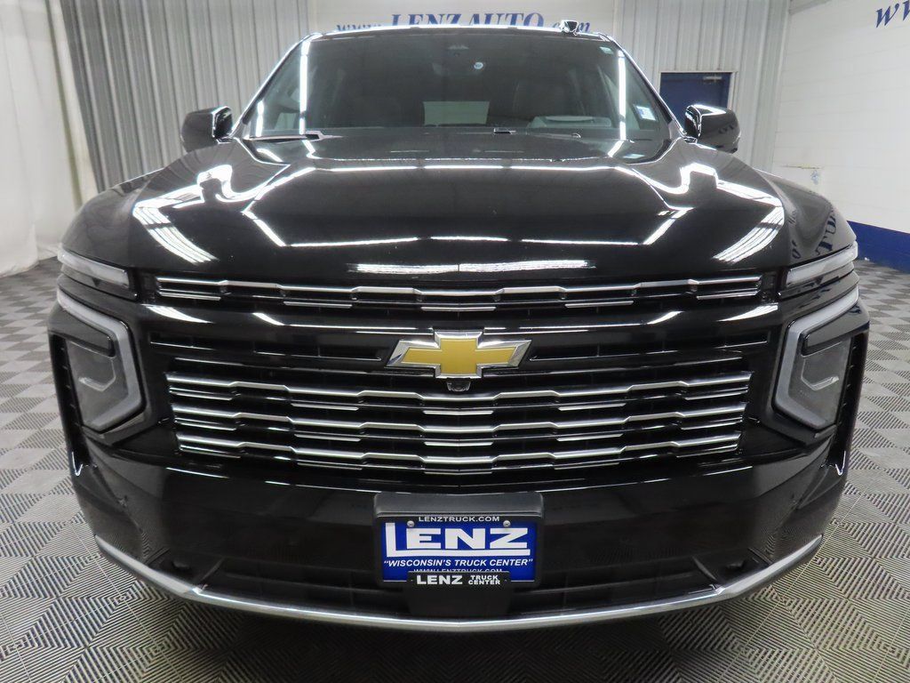 Used 2025 Chevrolet Suburban High Country AWD/4WD image 52