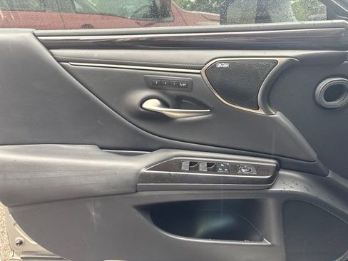 Used 2019 Lexus ES 350 w/ Accessory Package FWD image 8