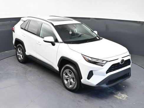Used 2022 Toyota RAV4 XLE w/ Convenience Package image 27