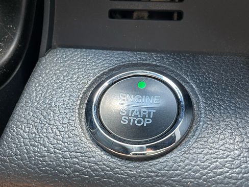 Used 2022 Ford F250 Platinum w/ FX4 Off-Road Package AWD/4WD image 14