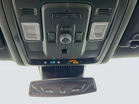 Used 2023 Chevrolet Suburban Premier AWD/4WD image 24