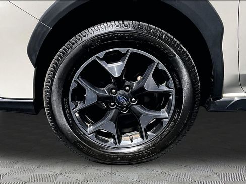 Used 2019 Subaru Crosstrek 2.0i Premium w/ Moonroof Package AWD/4WD image 10