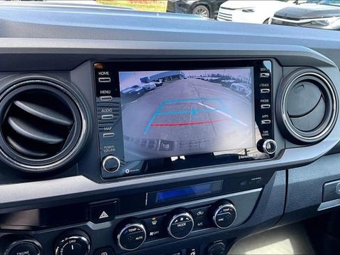 Used 2022 Toyota Tacoma TRD Sport w/ Technology Package image 15