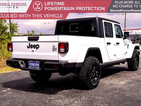 Used 2023 Jeep Gladiator Willys image 7