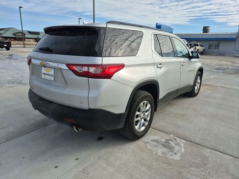 Used 2021 Chevrolet Traverse LT image 5