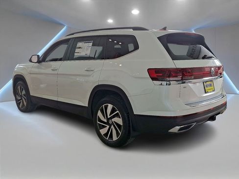 New 2026 Volkswagen Atlas SE image 3