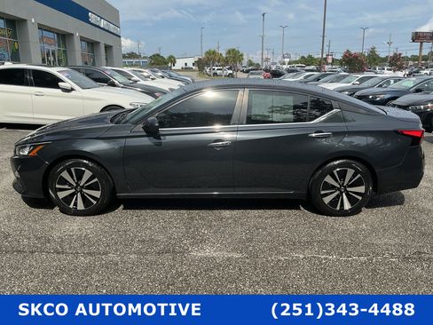 Used 2022 Nissan Altima 2.5 SV FWD image 2