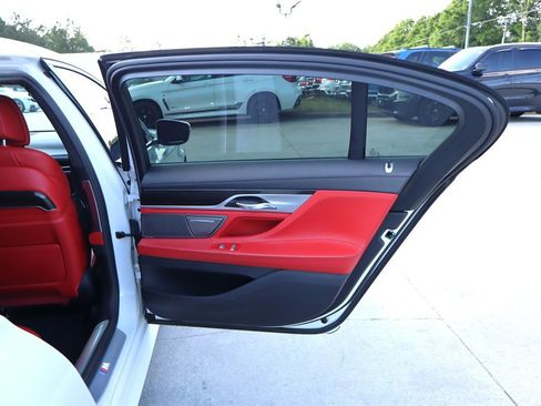 Used 2018 BMW 750i RWD image 43