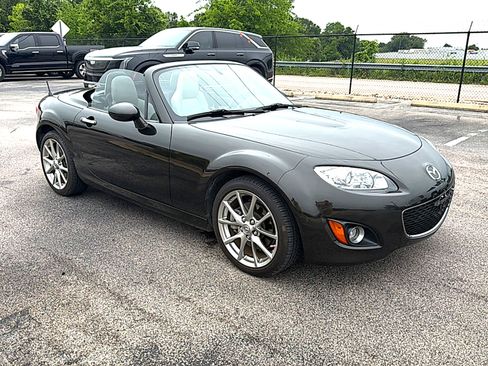 Used 2011 MAZDA MX-5 Miata Grand Touring RWD image 3