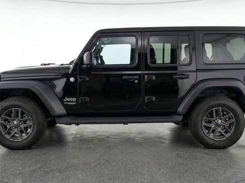 Used 2025 Jeep Wrangler Unlimited Sport AWD/4WD image 5