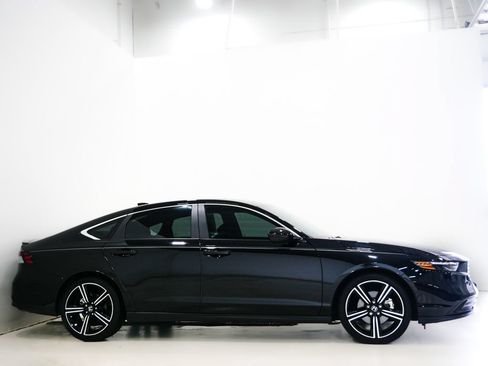 Used 2025 Honda Accord Sport image 5