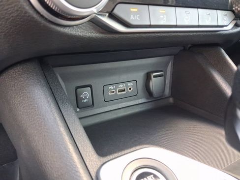 Used 2024 Nissan Sentra SV FWD image 21