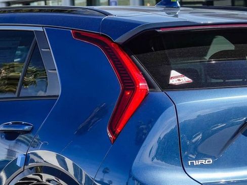 New 2026 Kia Niro Wind FWD image 8