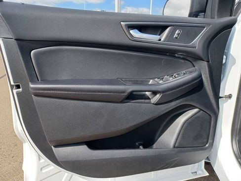 Used 2024 Ford Edge SE image 19