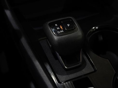 Used 2024 Nissan Rogue SV image 24