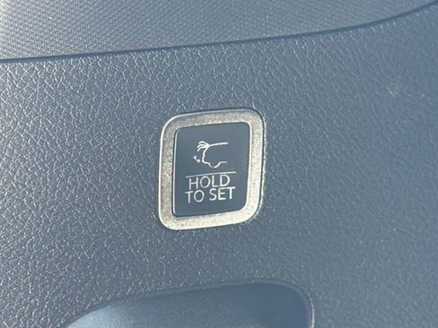 Used 2024 Jeep Wagoneer Series II w/ Flexible Seating Group RWD image 18