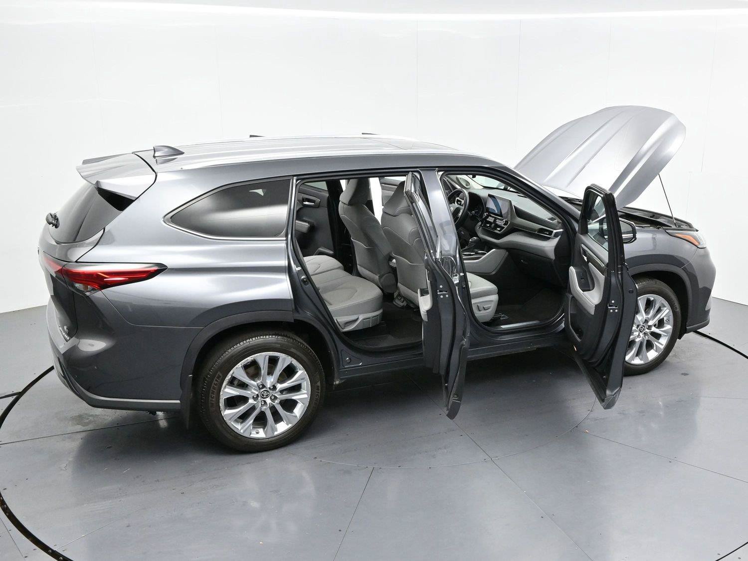 Used 2021 Toyota Highlander Limited AWD/4WD image 39