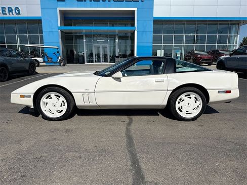 Used 1988 Chevrolet Corvette 35TH ANNIVERSARY EDITION image 10