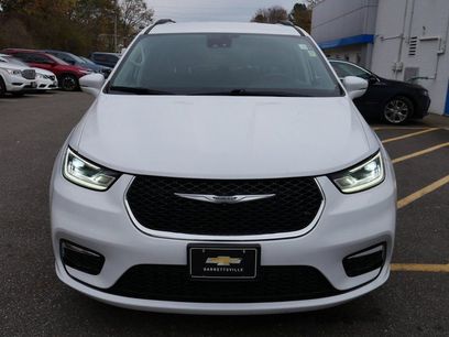 Used 2022 Chrysler Pacifica Touring-L