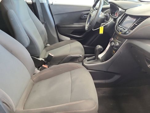 Used 2021 Chevrolet Trax LS w/ Tint and Cruise Package FWD image 13