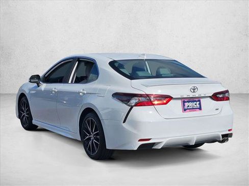 Used 2022 Toyota Camry SE FWD image 8