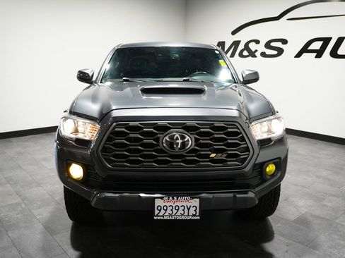 Used 2020 Toyota Tacoma TRD Sport w/ TRD Premium Sport Package image 12