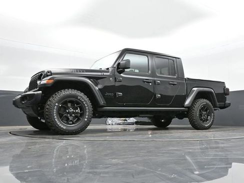 Used 2024 Jeep Gladiator Sport image 42