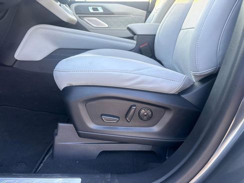 New 2026 Ford Explorer Platinum w/ LUX Leather Package image 16