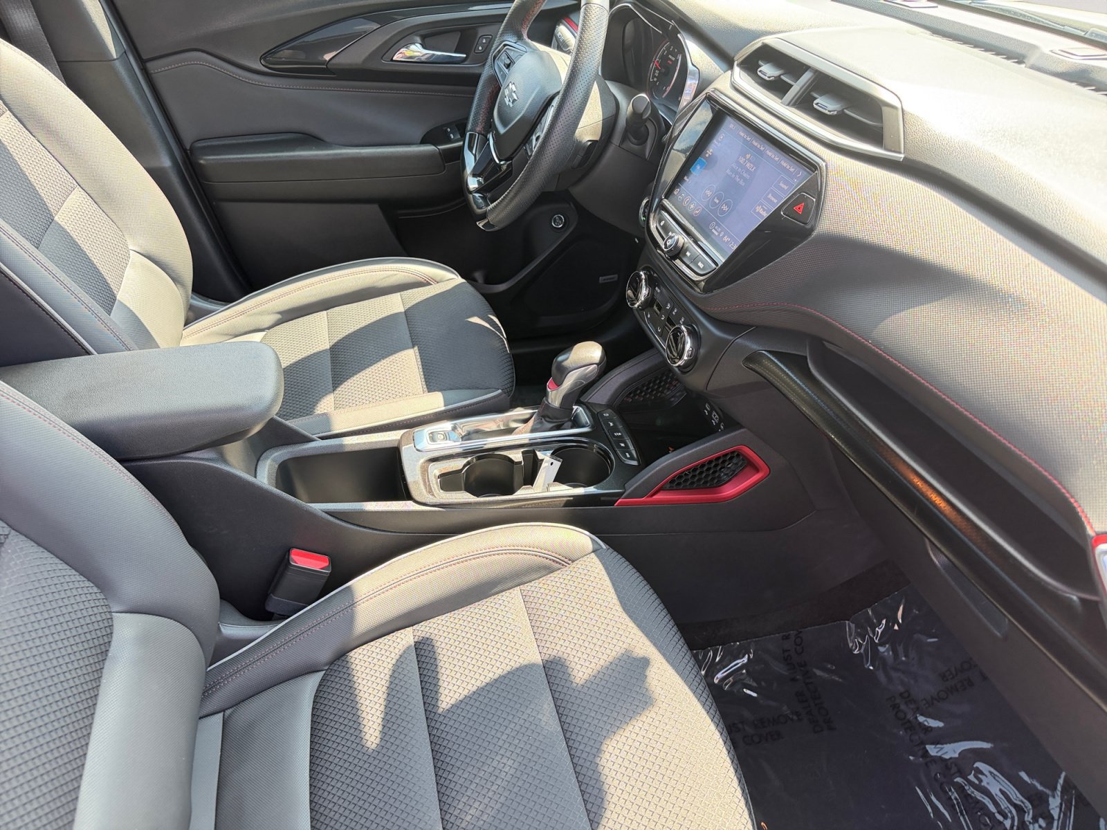 Used 2023 Chevrolet TrailBlazer RS w/ Sun and Liftgate Package AWD/4WD image 8