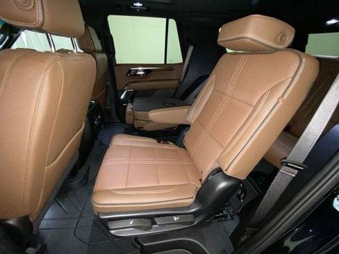 Used 2026 Chevrolet Tahoe High Country AWD/4WD image 15