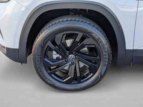 Used 2021 Volkswagen Atlas Cross Sport SEL w/ Luggage Net & Mats Package FWD image 24