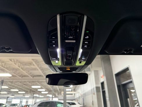 Used 2021 Porsche Cayenne image 16